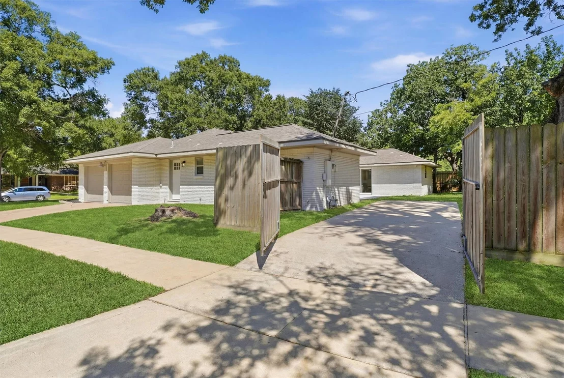 Photo of 10302 Belfast Road