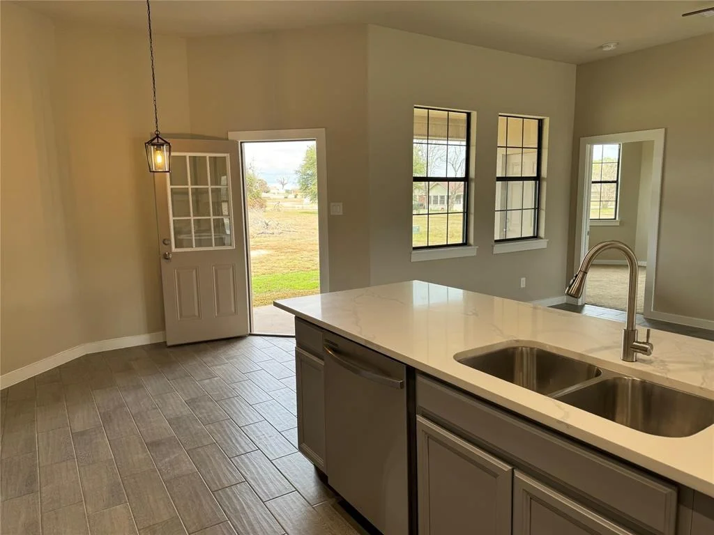 Photo of 20 Meadow Lake