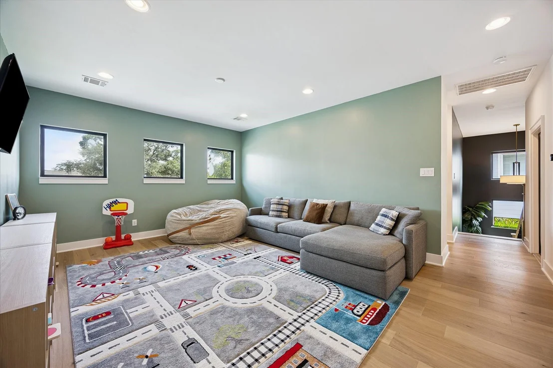 Photo of 1313 Thornton Road