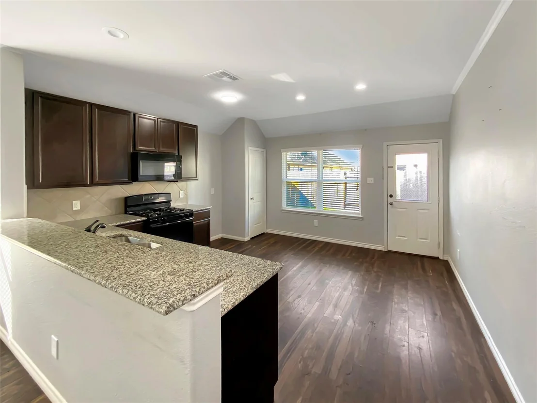 Photo of 10307 Solitude Way