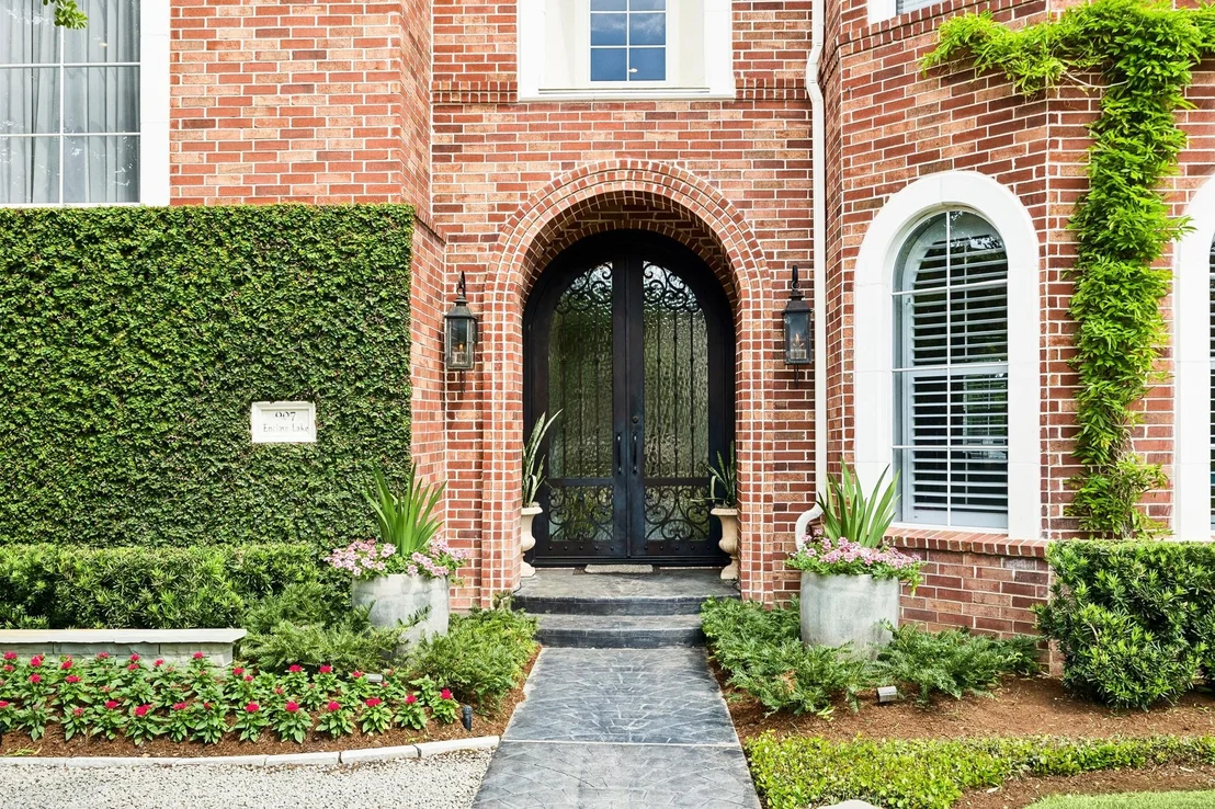 Photo of 907 Enclave Lake Drive