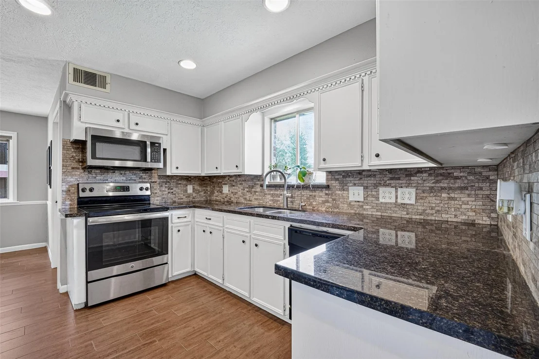 Photo of 4114 Willow Hill Drive