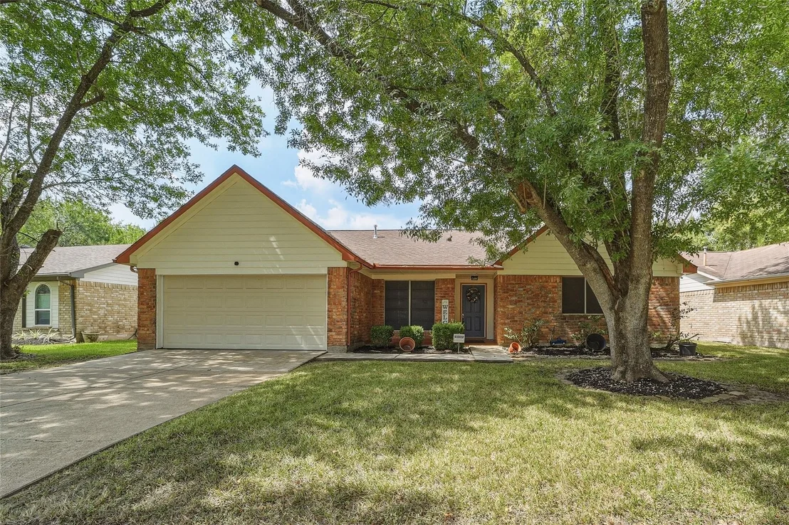 Photo of 3726 Royal Manor Drive