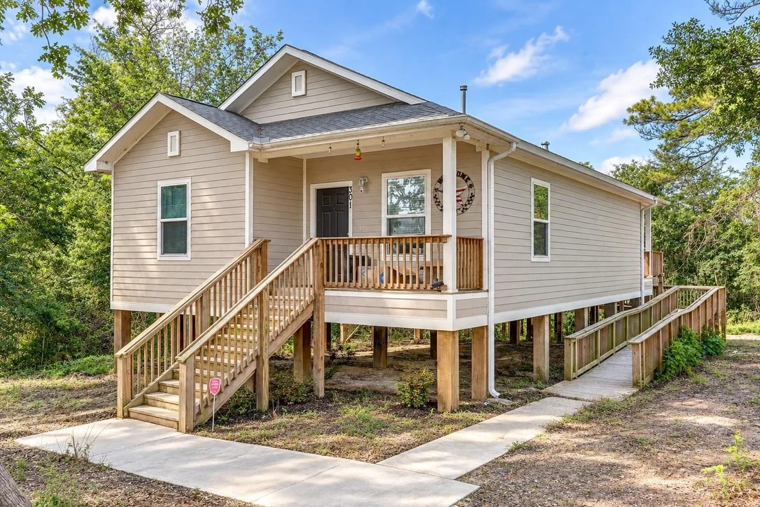 Photo of 301 Bayou Drive