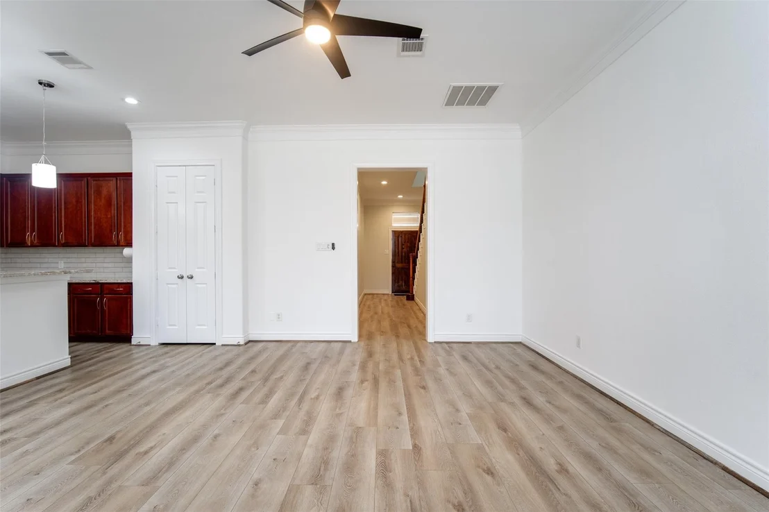 Photo of 9147 Lago Crest Drive