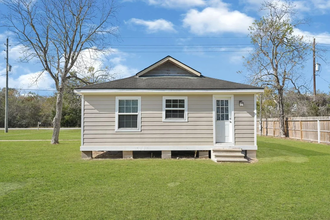 Photo of 2113 Cemetery Road