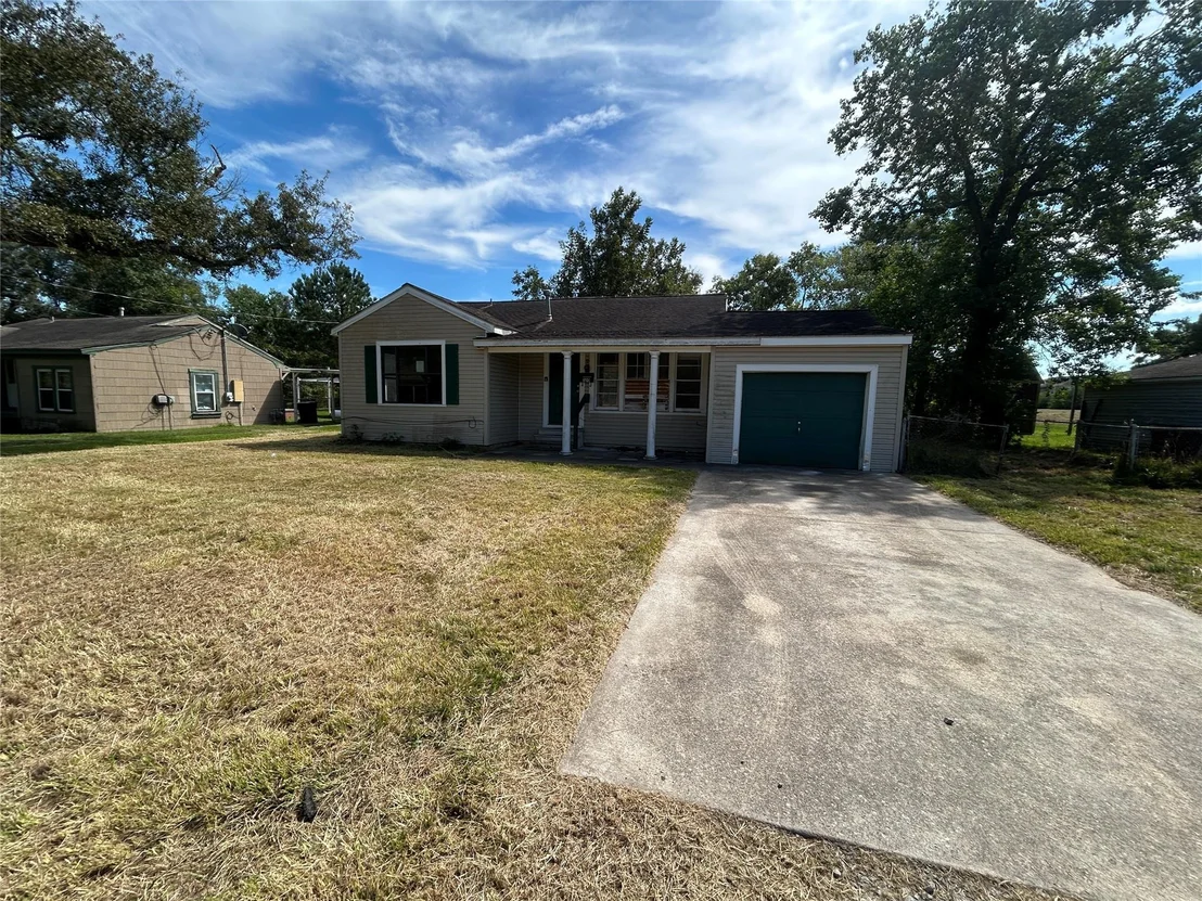 Photo of 220 Charles Avenue