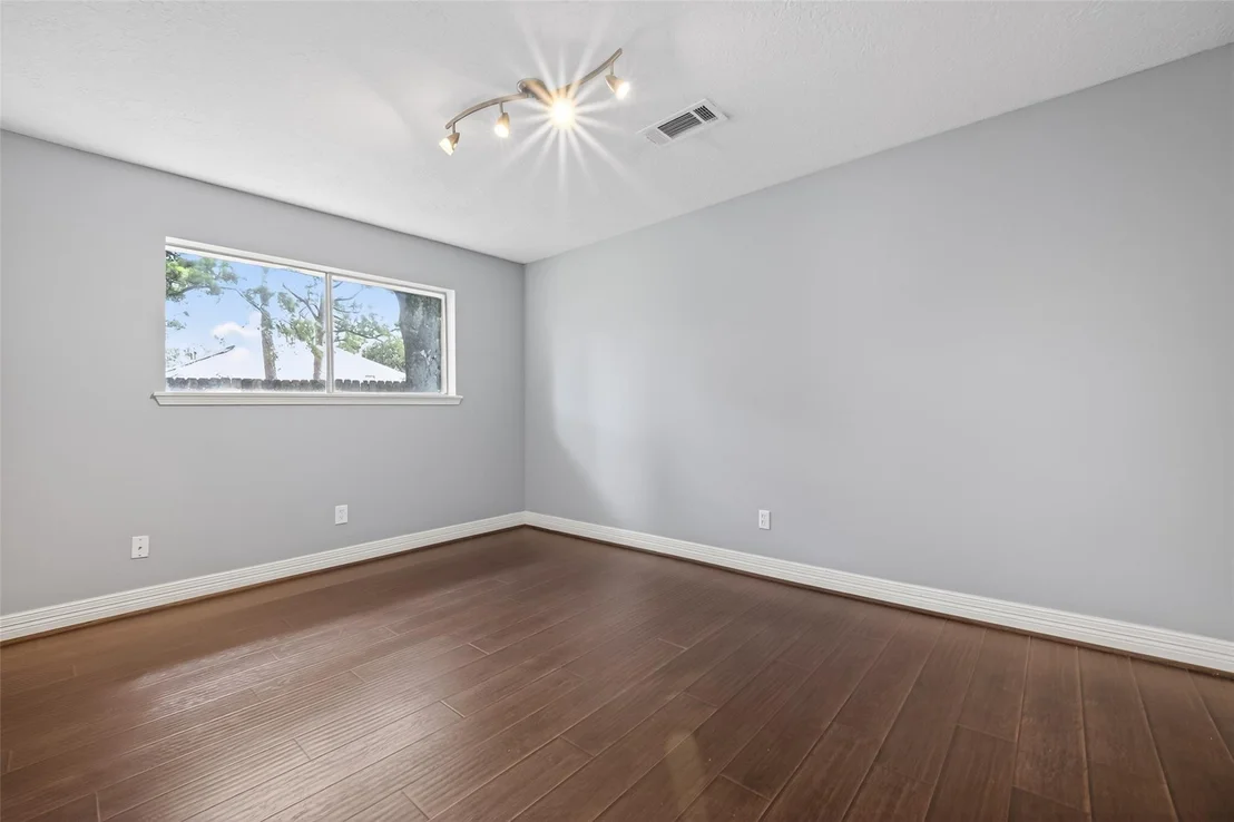 Photo of 7111 Halfpenny Road