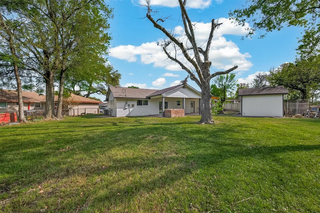 Photo of 118 W Doverfield Drive