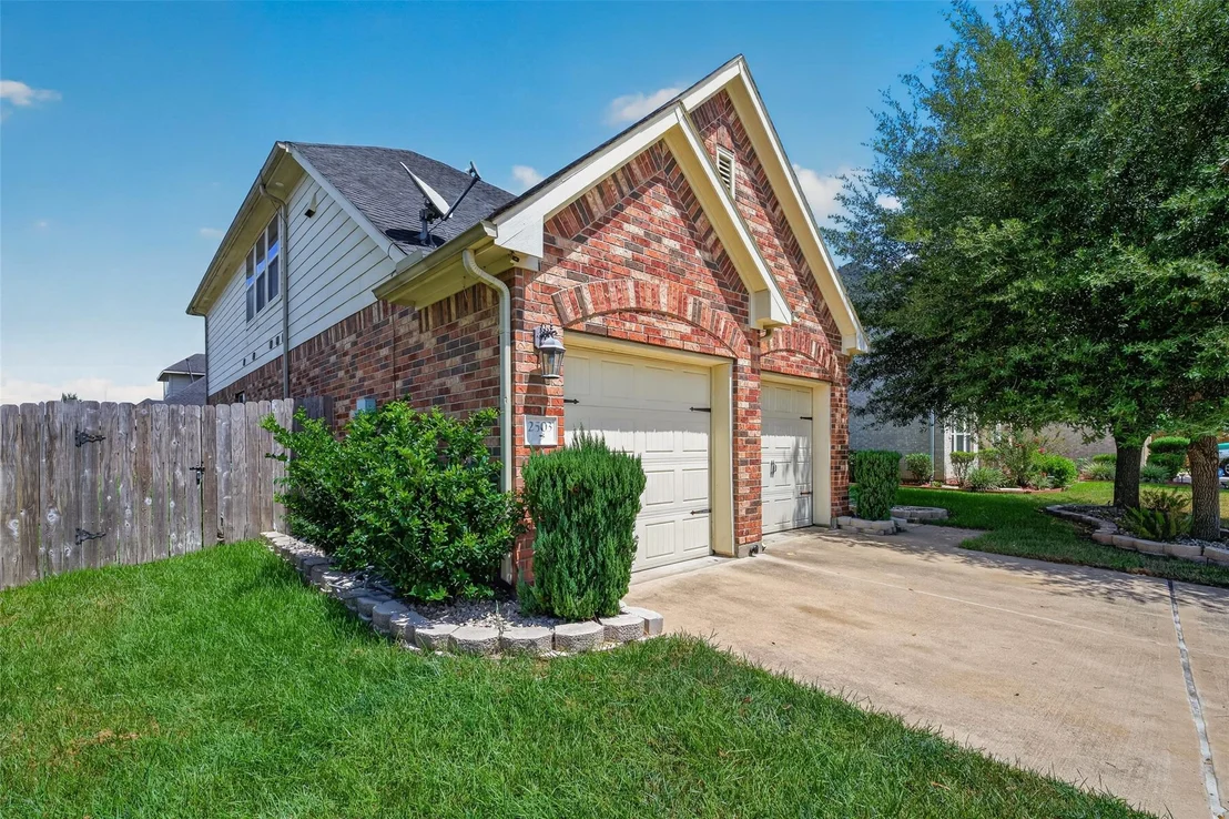 Photo of 2503 Golfridge Circle