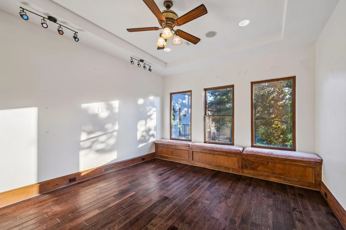 Photo of 6 N Fazio Way