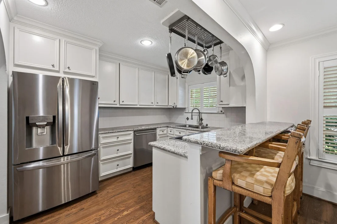 Photo of 6111 Wakeforest Avenue