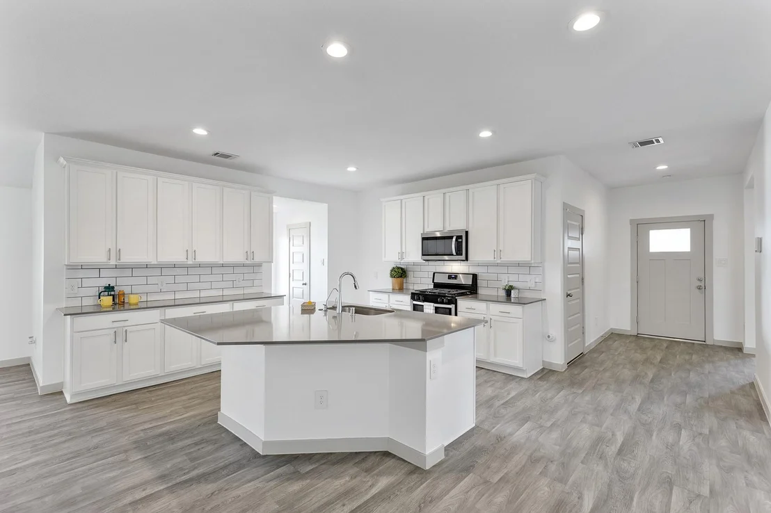 Photo of 103 Lakeway Circle