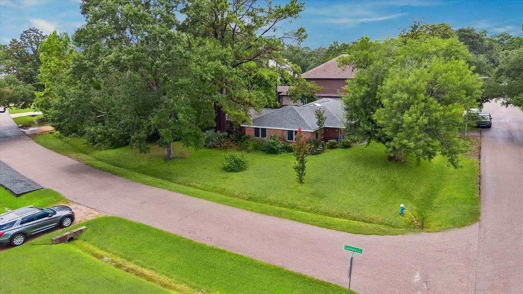 Photo of 1625 Longacre Drive