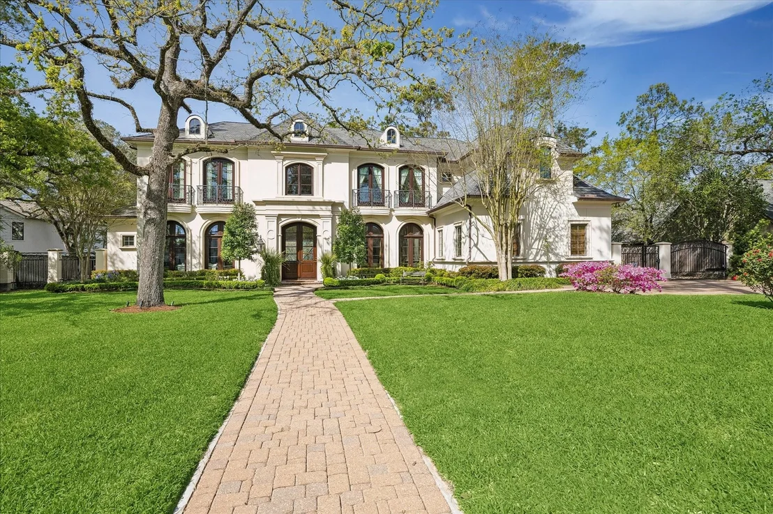 Photo of 107 Willowend Drive