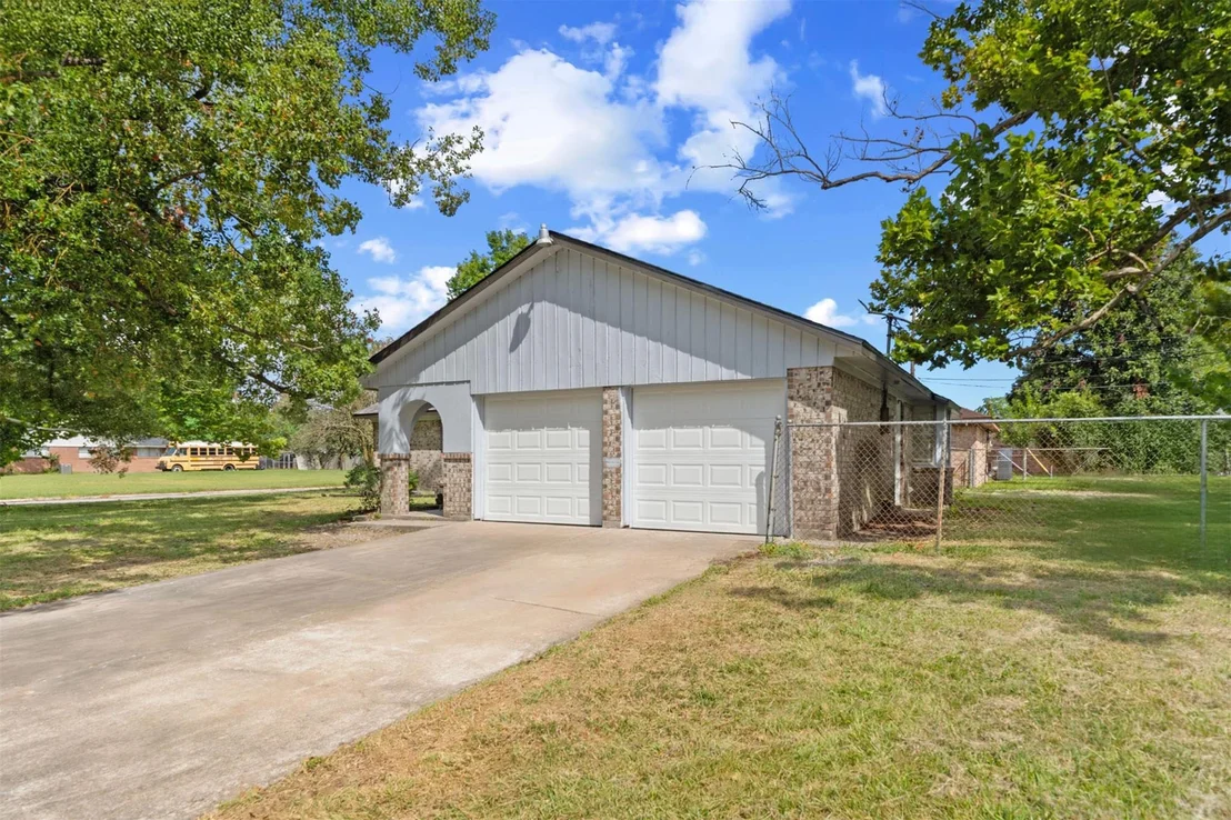 Photo of 601 Midway Drive