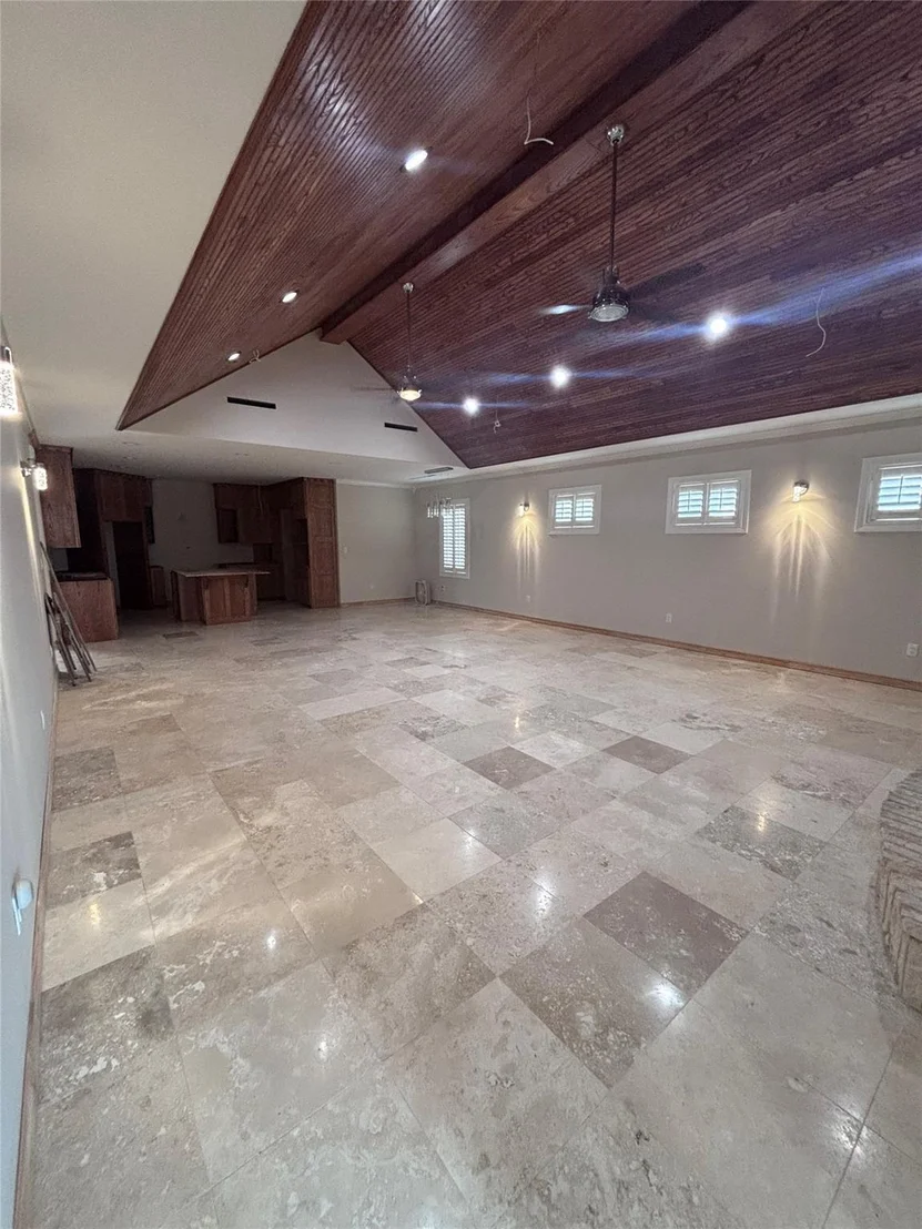 Photo of 1001 Harbor Lane