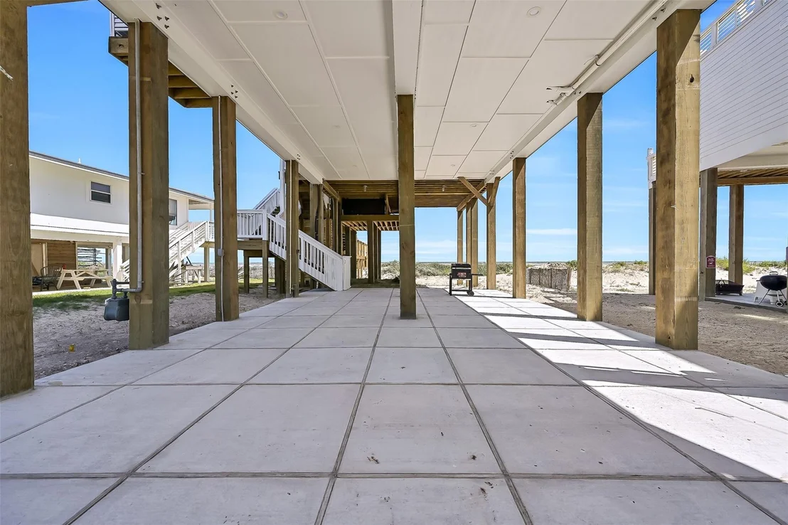 Photo of 16728 West Beach Road
