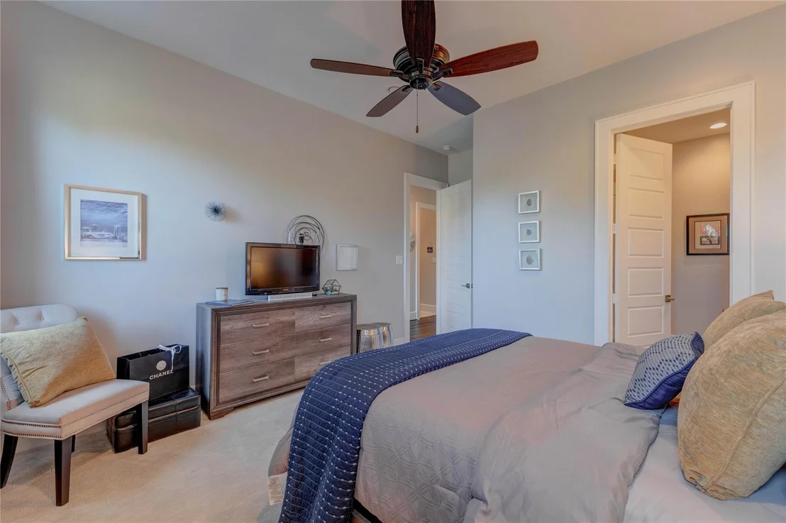 Photo of 2111 Saxon Drive