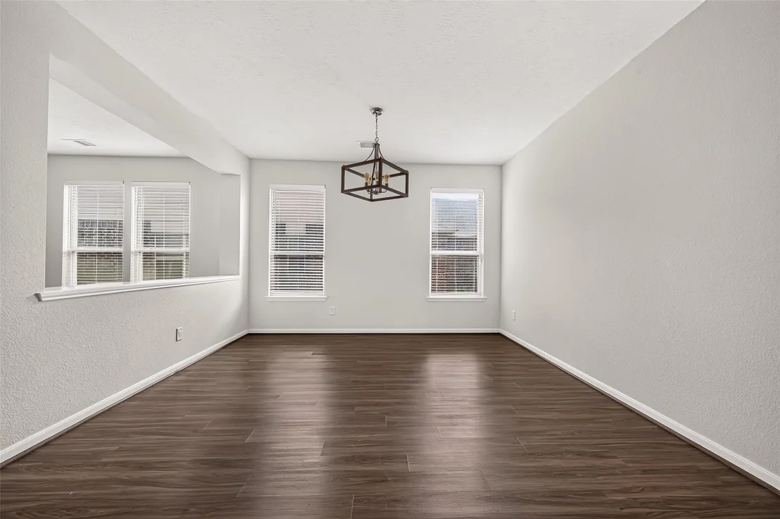 Photo of 25314 Queens Causeway Lane