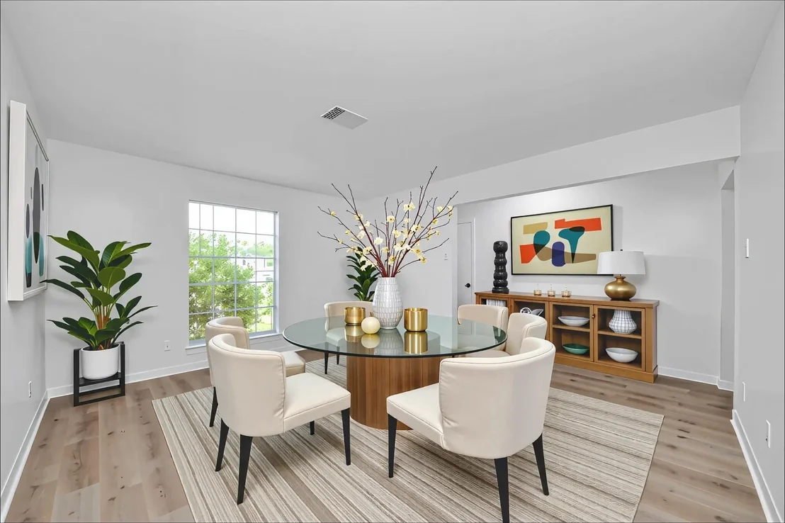 Photo of 1102 Helms Road