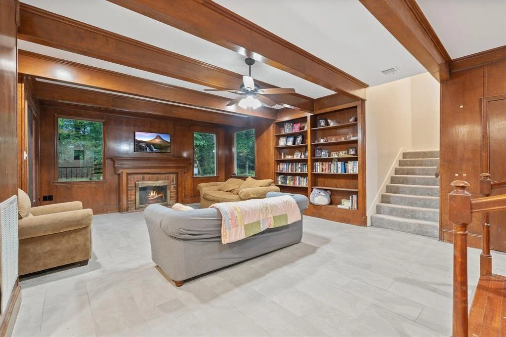 Photo of 15520 Bedford Lane