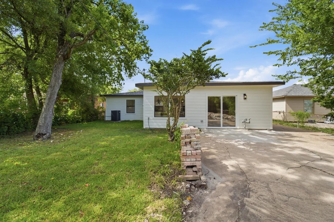 Photo of 5123 Willow Glen Drive
