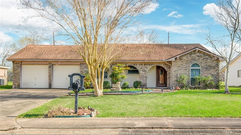 Photo of 223 Silverbell Circle