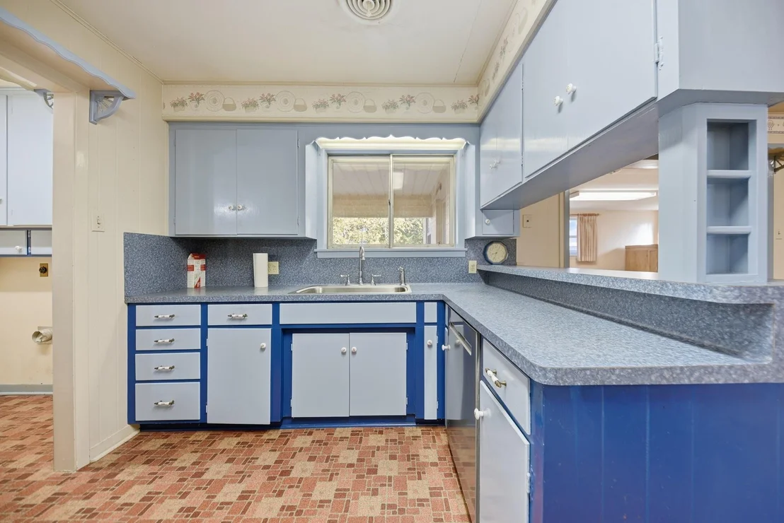 Photo of 1006 Top Hill Drive