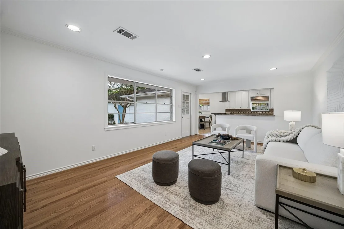 Photo of 7623 Meadowvale Drive