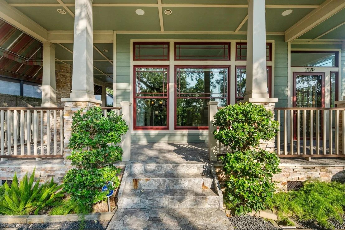 Photo of 2120 White Oak Drive