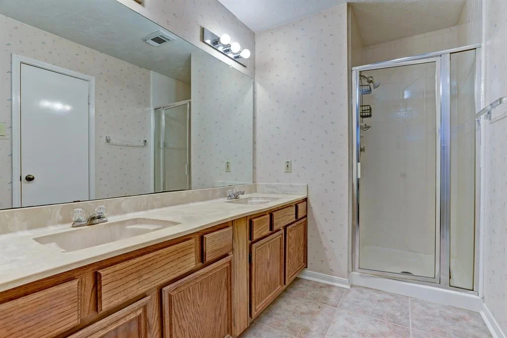 Photo of 4923 Meadowglen Drive