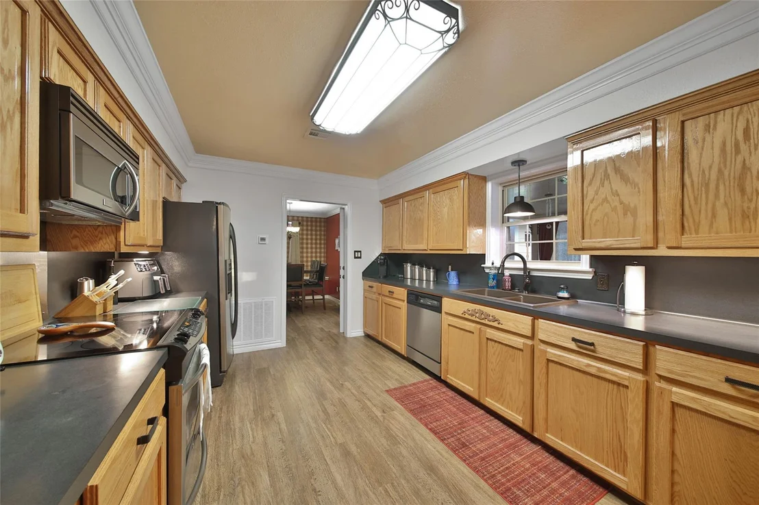 Photo of 360 Hollyglenn Street