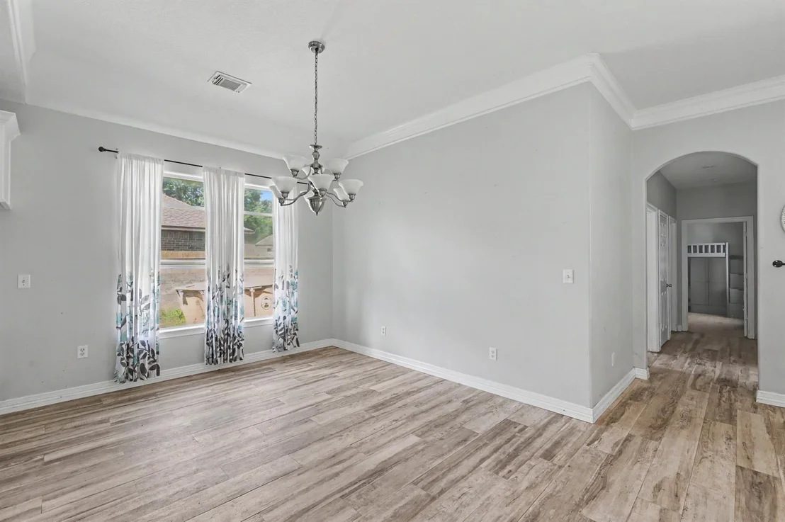 Photo of 5110 Lakeshore Drive