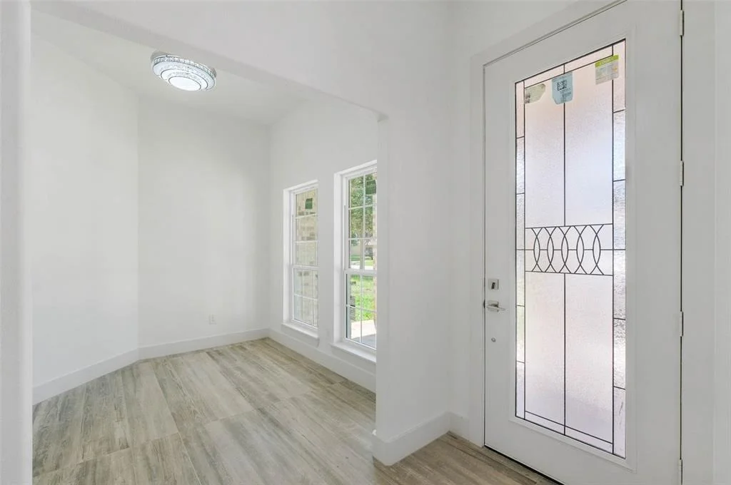 Photo of 2291 Riverside Drive