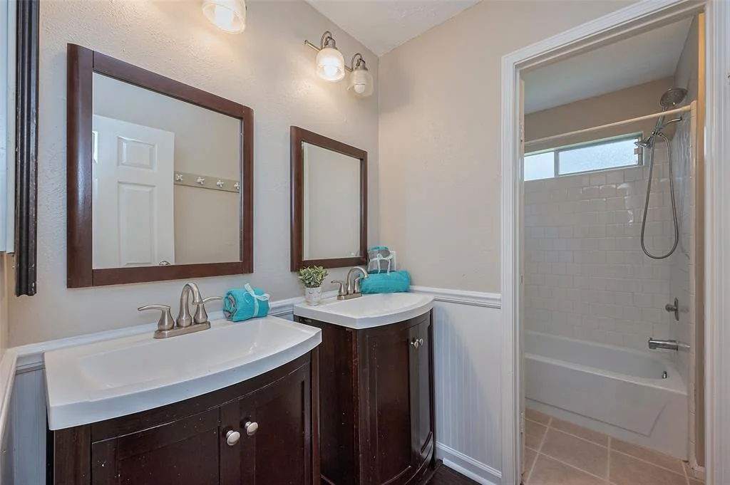Photo of 19 Hickory Oak Drive