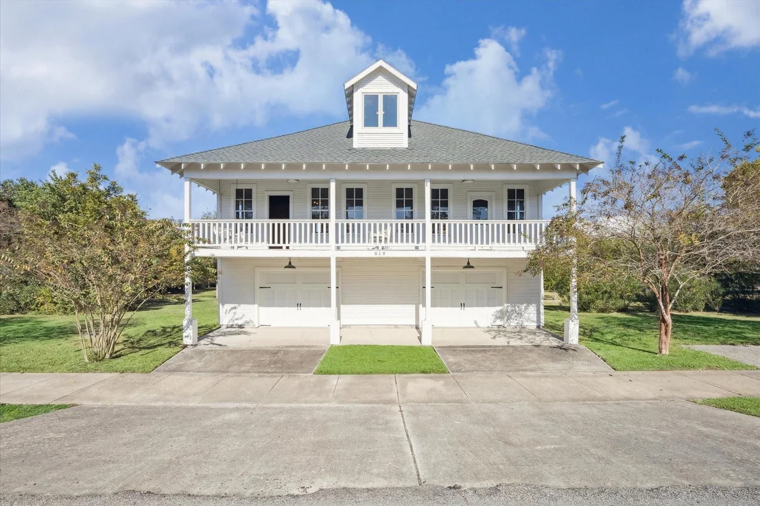 Photo of 618 Bayridge Road