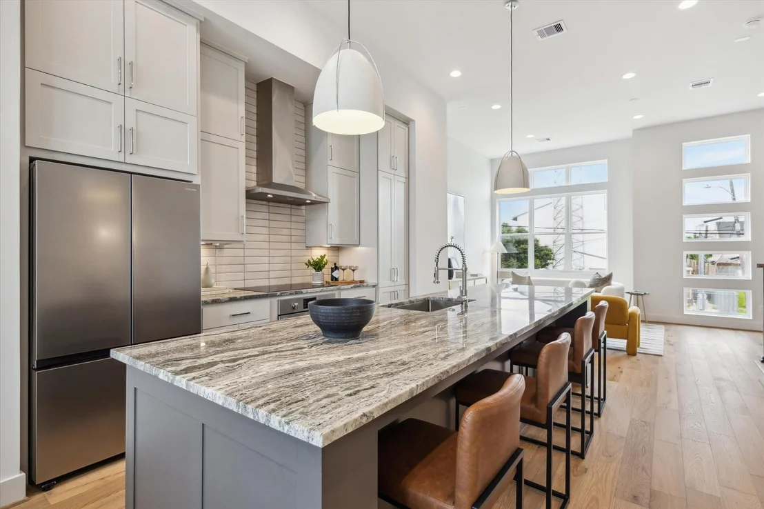 Photo of 2119 Emancipation Avenue