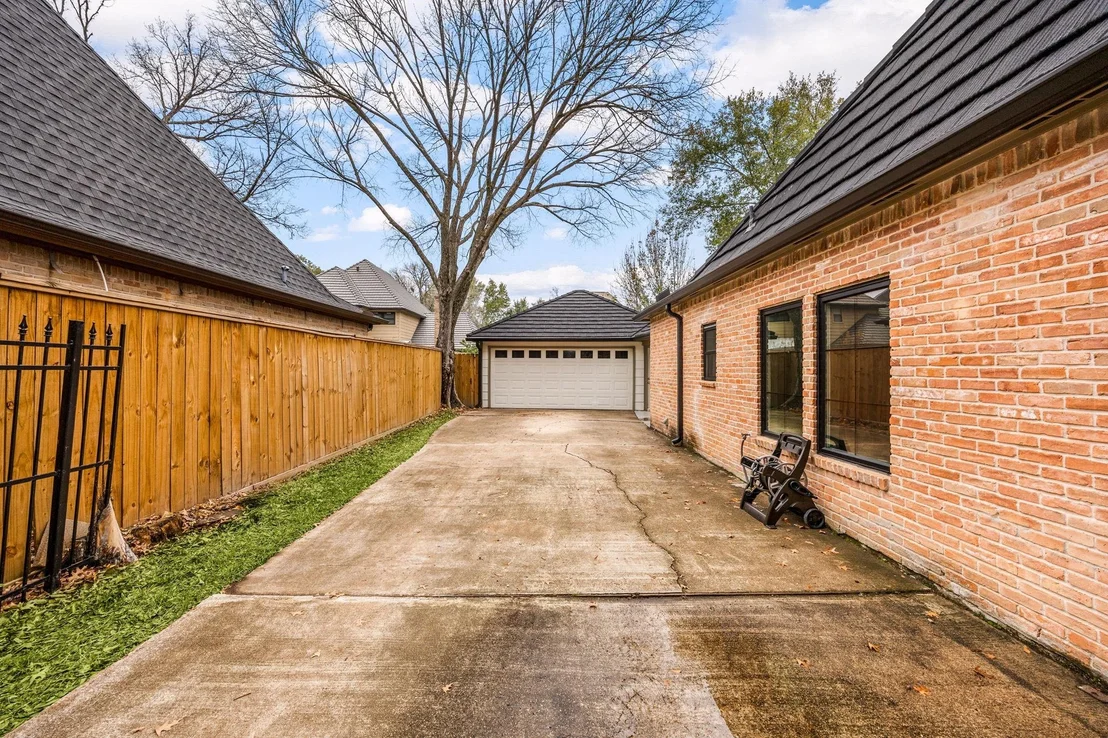 Photo of 1118 Crossroads Drive