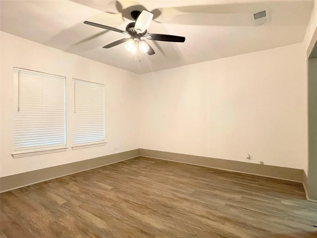 Photo of 210 W Crescent Drive