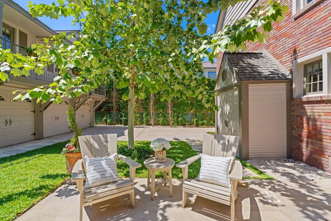 Photo of 2103 South Boulevard
