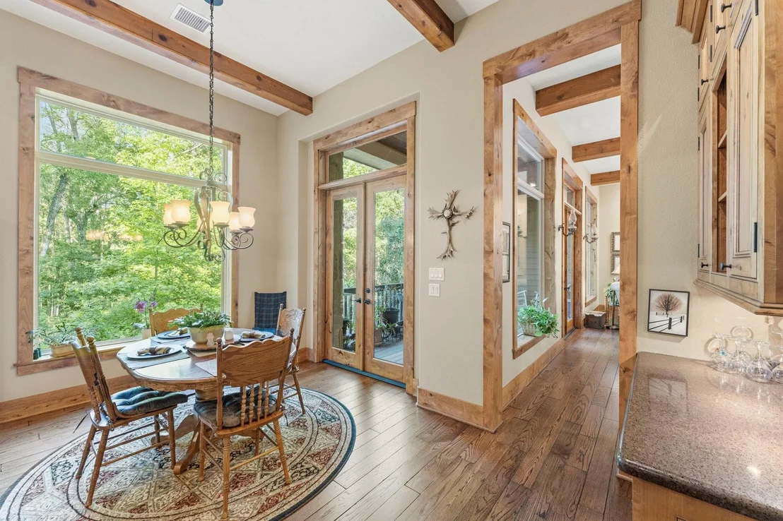 Photo of 6148 Waltons Point