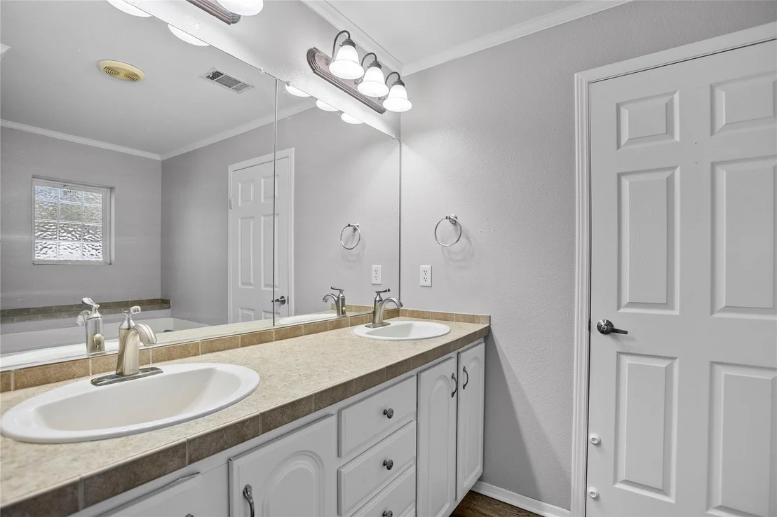 Photo of 461 Bluebonnet