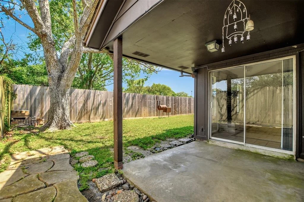 Photo of 6902 Desert Rose Lane