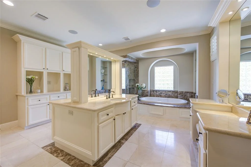 Photo of 4532 Maple Street
