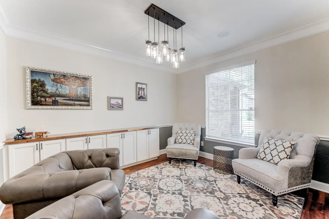Photo of 10407 Middlerose Lane