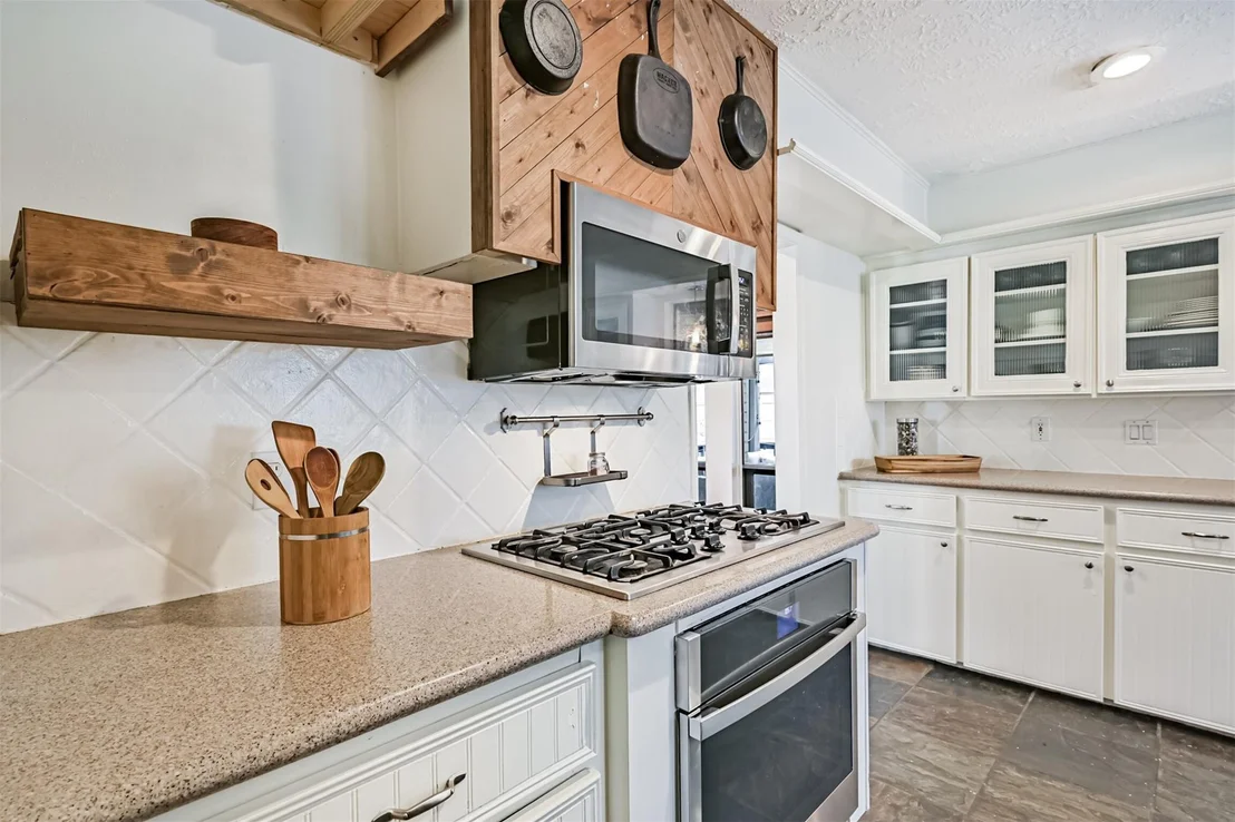 Photo of 910 Evergreen Drive