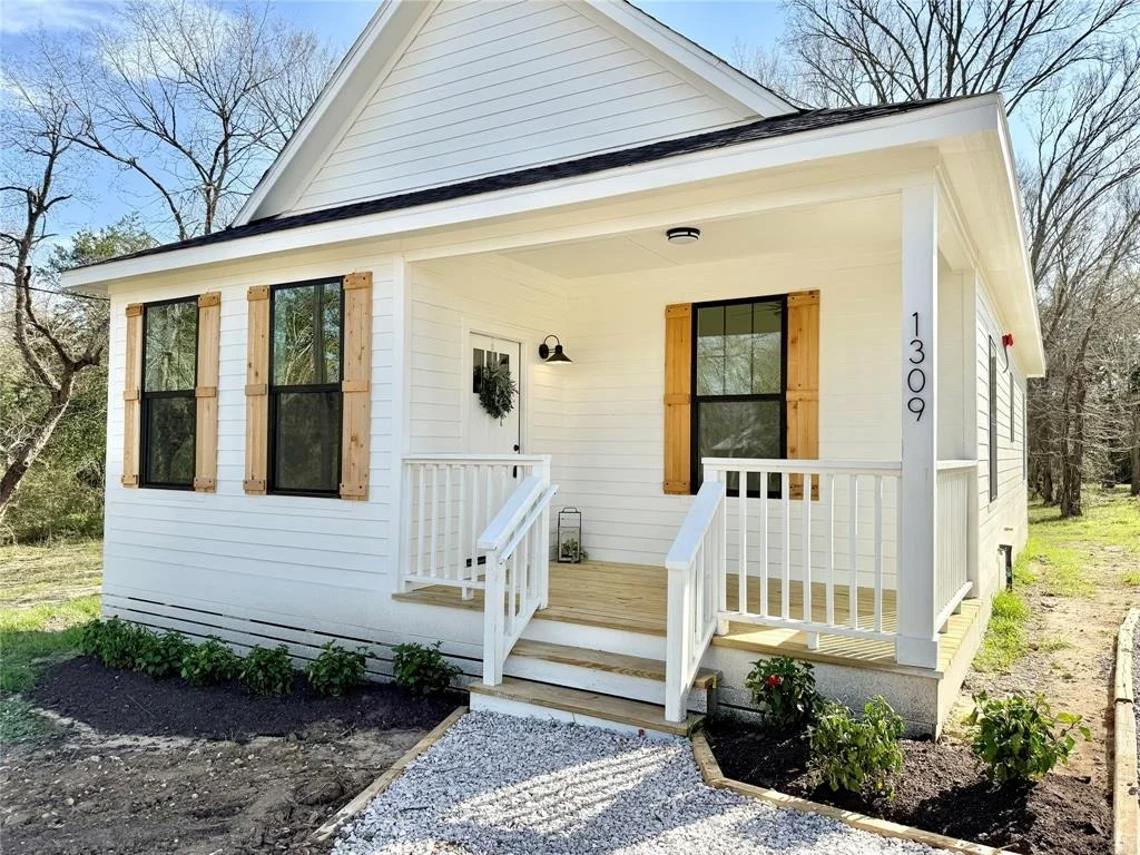 Photo of 1309 Hidden Creek Lane