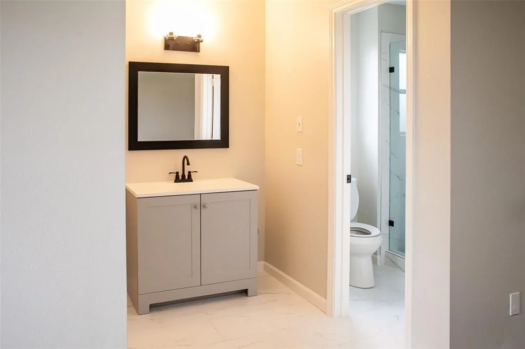 Photo of 1222 Lynn Lane