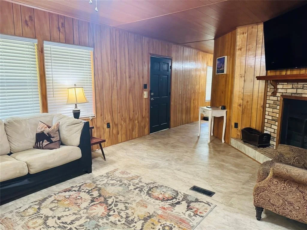 Photo of 193 Apache Drive